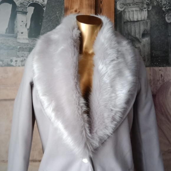 Guess coat - Picture 2 of 16
